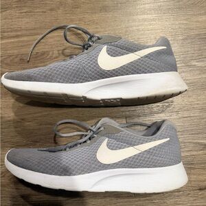 Nike Tanjun Athletic Running Shoes